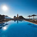 מלון דירות Thira's Dolphin 4*