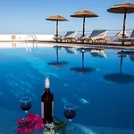 Thira's Dolphin 4*