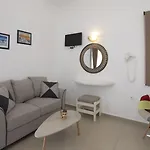 מלון דירות Thira's Dolphin Akrotírion