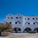 Thira's Dolphin מלון דירות