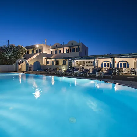 Thira's Dolphin Akrotírion