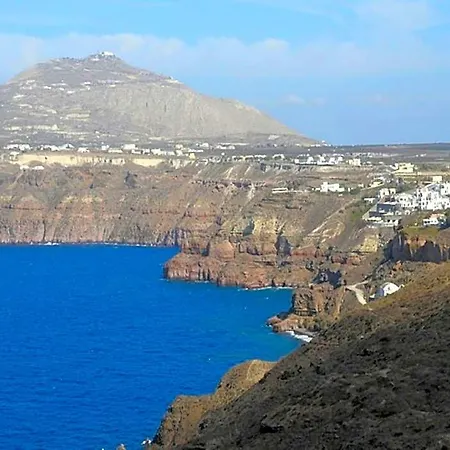 Thira's Dolphin 4*