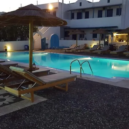Thira's Dolphin Apart-hotel