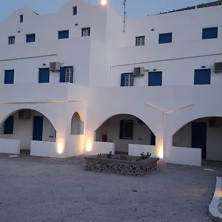 Thira's Dolphin Akrotírion