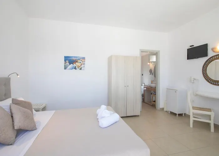 锡拉岛海豚酒店