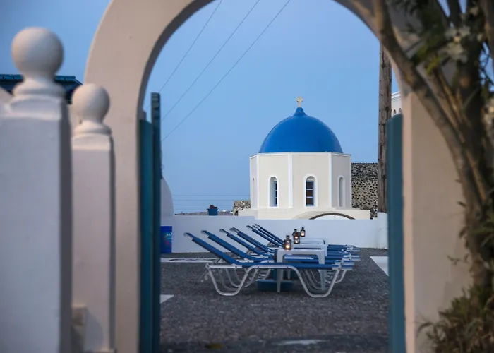 锡拉岛海豚酒店 Akrotírion