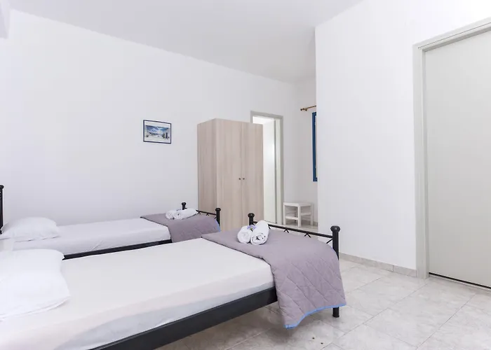 Aparthotel Thira's Dolphin