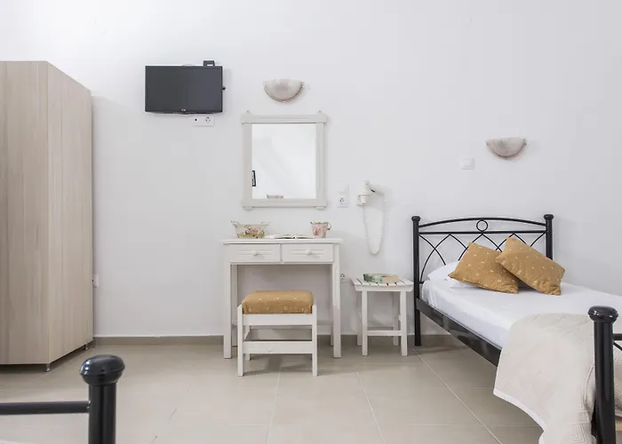 锡拉岛海豚酒店