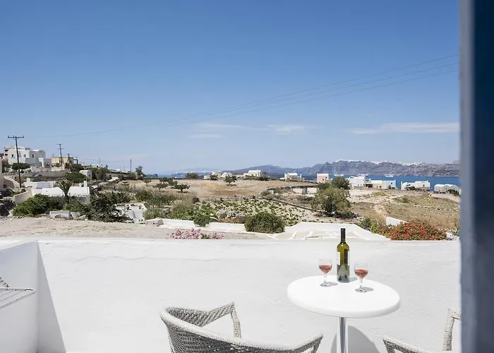 Aparthotel Thira's Dolphin 4*