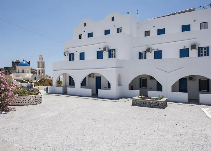 锡拉岛海豚酒店 Akrotírion