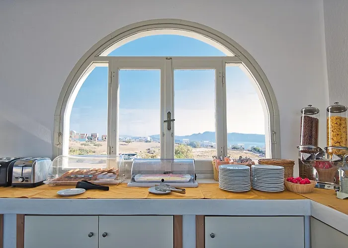 Thira's Dolphin Aparthotel Akrotiri (Santorini)