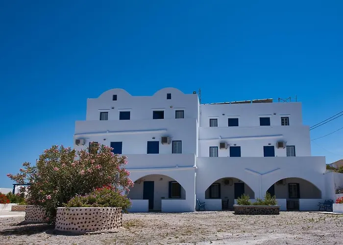 Thira's Dolphin Aparthotel