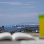 Thira's Dolphin 4* Akrotírion