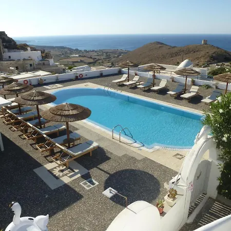 Thira's Dolphin Akrotírion