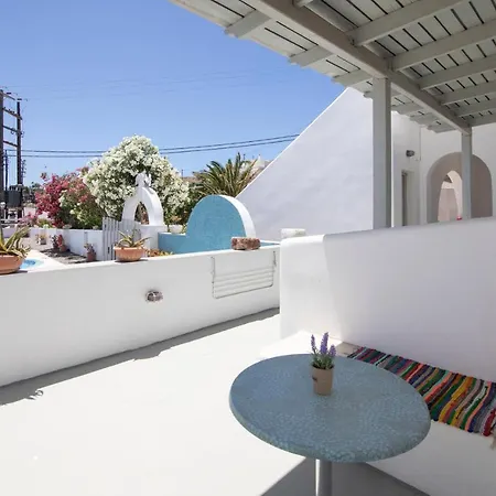 Thira's Dolphin Apartmanhotel Akrotírion
