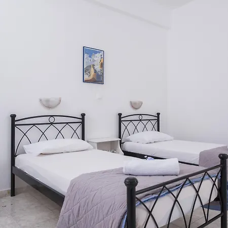 Thira's Dolphin 4* Akrotírion