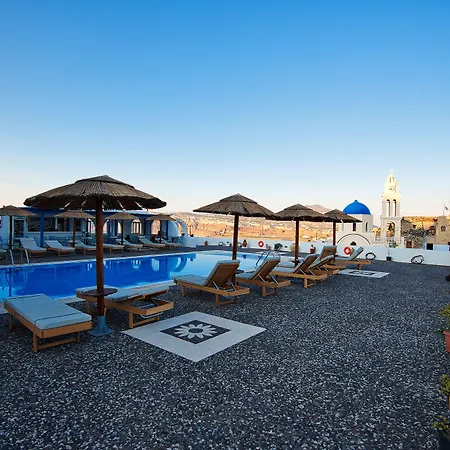 Thira's Dolphin Apartmanhotel 4*