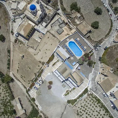 Thira's Dolphin Apartmanhotel 4*