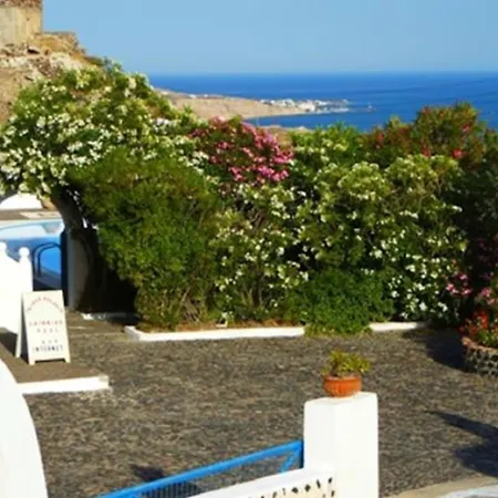 Thira's Dolphin Akrotírion