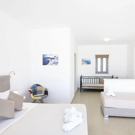 Thira's Dolphin 4* Akrotírion