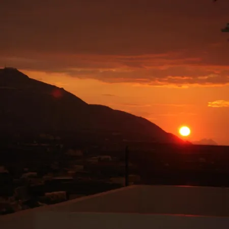 Apartmanhotel Thira's Dolphin 3*