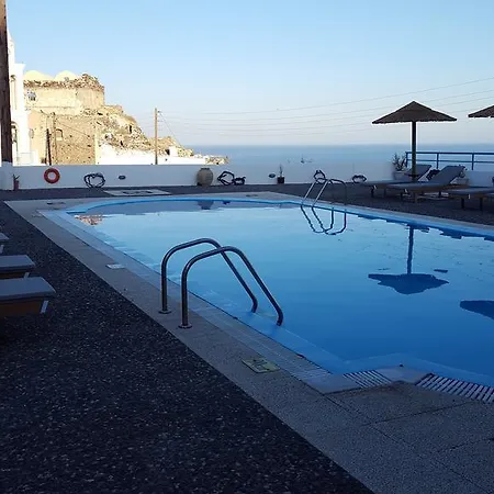Thira's Dolphin Apartmanhotel