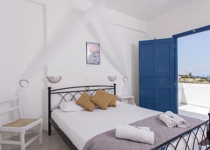 Thira's Dolphin 4* Akrotírion