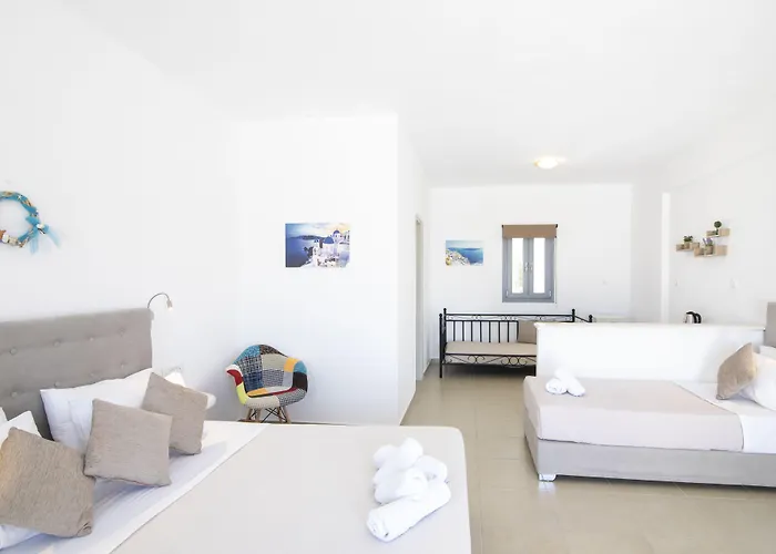 Thira's Dolphin 4* Akrotírion