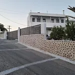 Thira's Dolphin 4*
